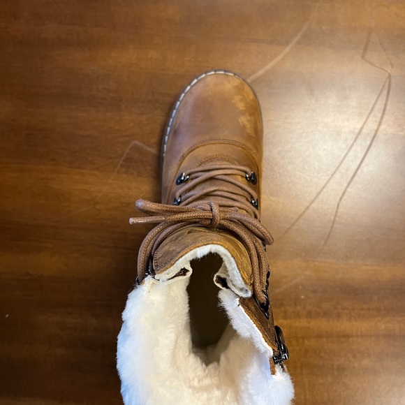 Brand New Royal Canadian size 8 women’s boots - Picture 4 of 9